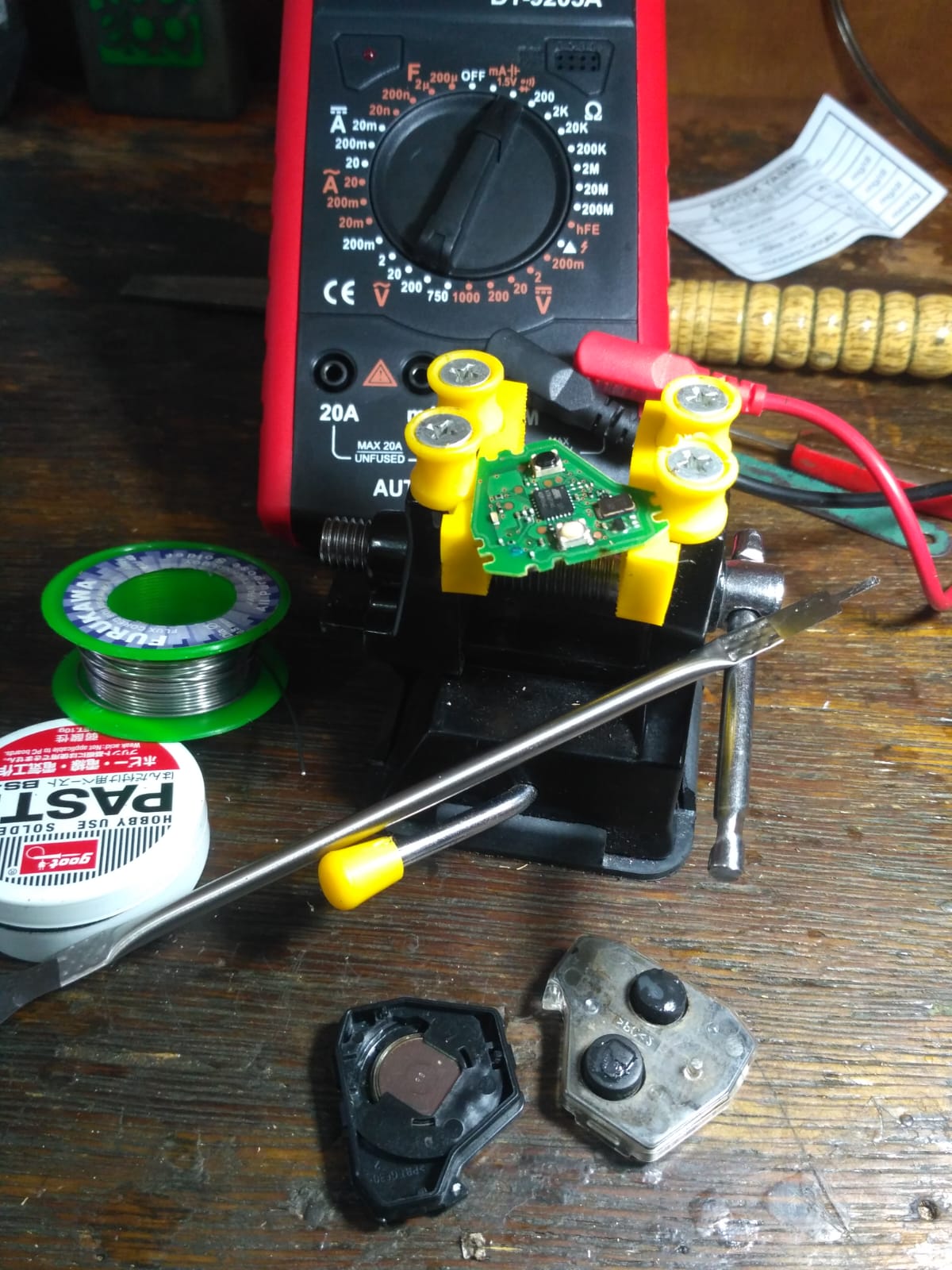 Jasa servis remote kunci mobil dan motor Pekanbaru