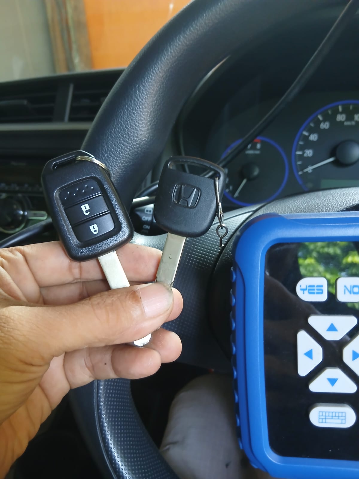Duplikat kunci immobilizer mobil Honda di Bukit Raya Pekanbaru